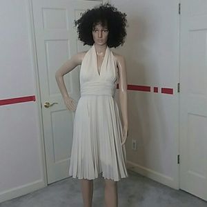 White House/Black Market Womens Cream Colored Halter Dress Size 4